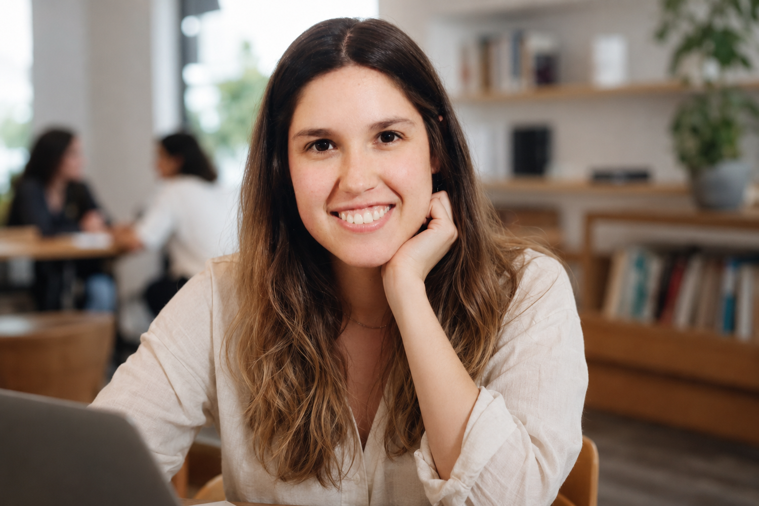 Retrato cercano de Claudia García Cuenca